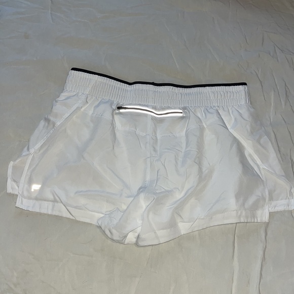 Fabletics Breathe Run Short in white size M NWT! - Picture 5 of 5